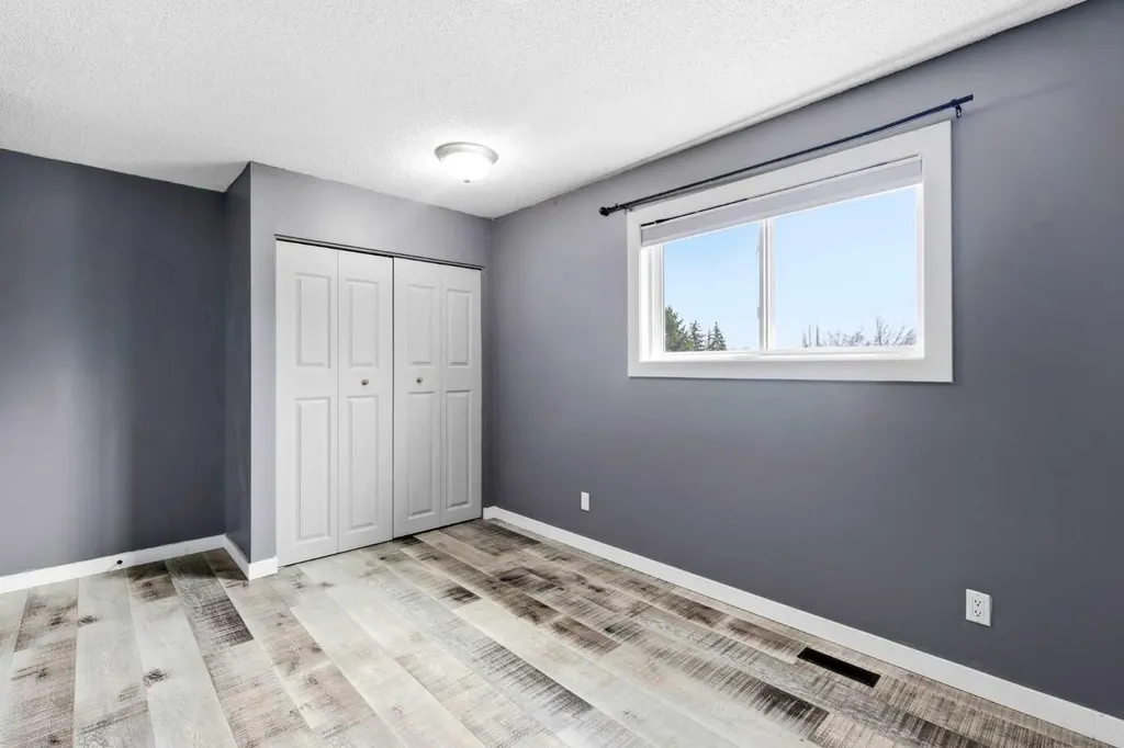 212 Harvest Wood Way NE Calgary AB T3K 3X7