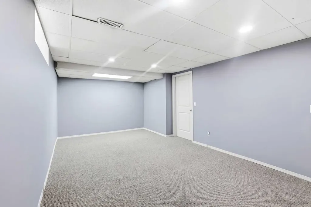 212 Harvest Wood Way NE Calgary AB T3K 3X7