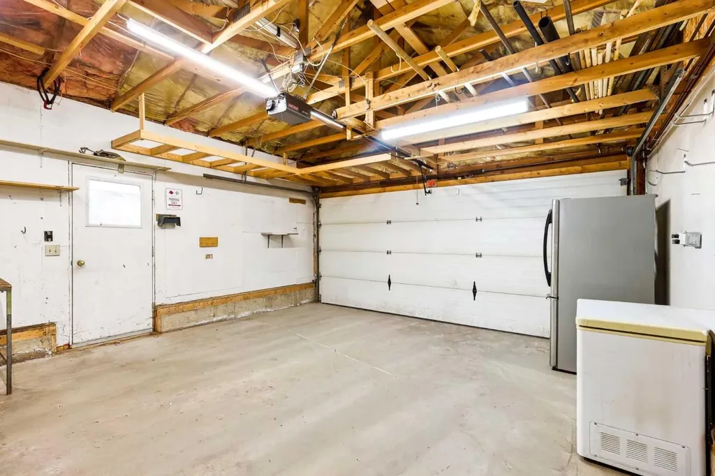212 Harvest Wood Way NE Calgary AB T3K 3X7