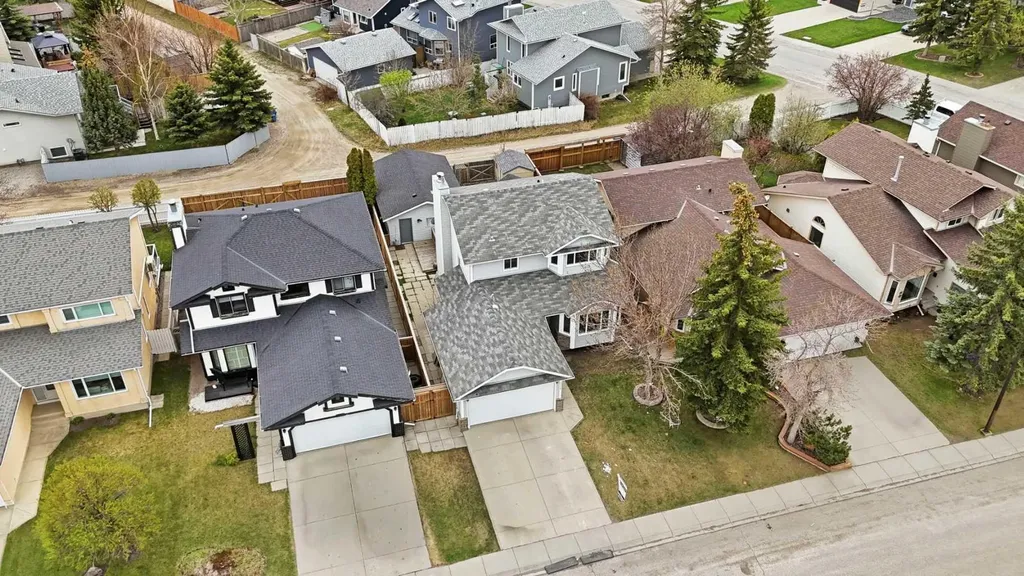 212 Harvest Wood Way NE Calgary AB T3K 3X7