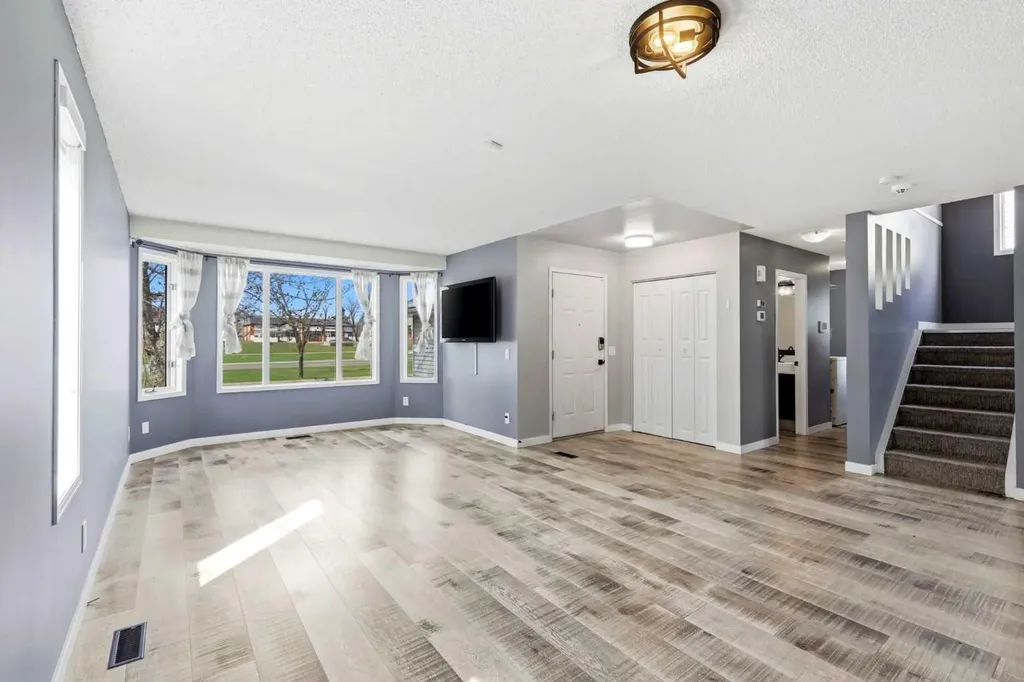 212 Harvest Wood Way NE Calgary AB T3K 3X7