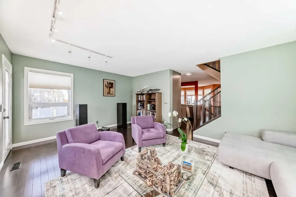 402 Citadel Heights NW Calgary AB T3G 4A1