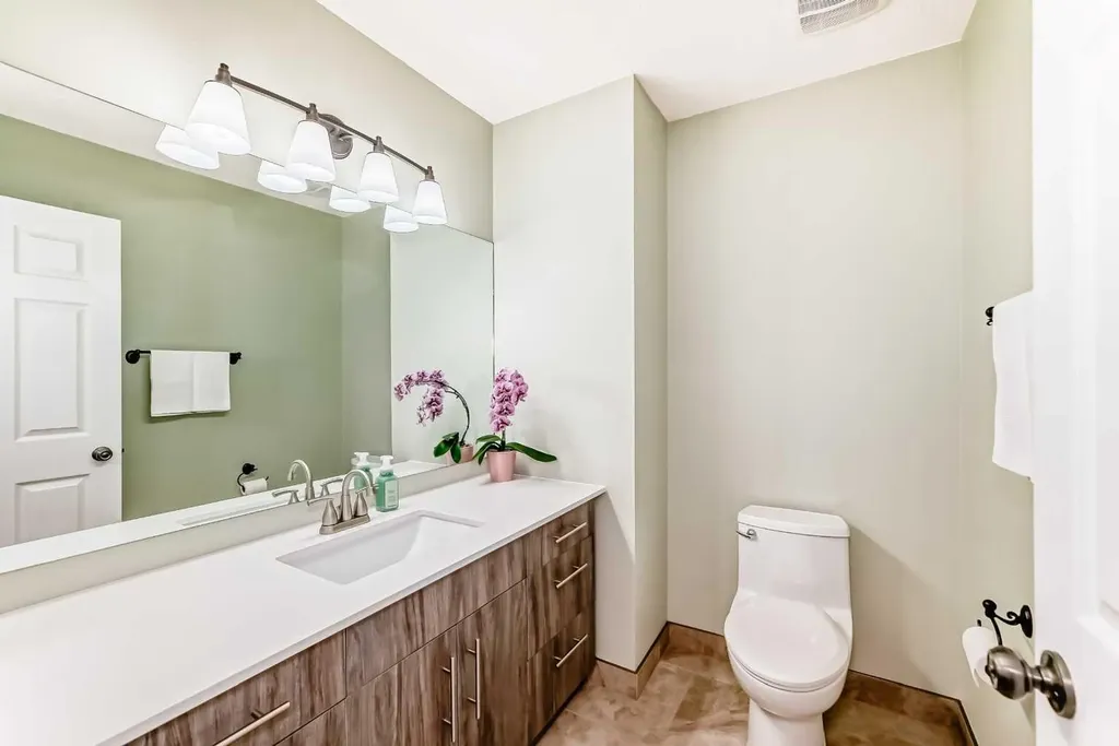 402 Citadel Heights NW Calgary AB T3G 4A1