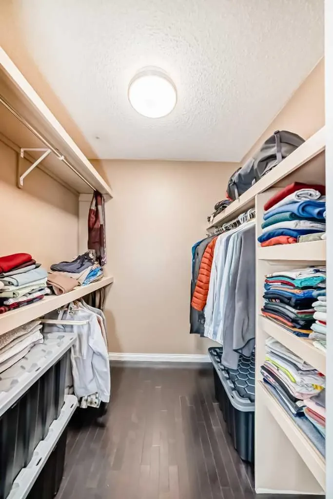 402 Citadel Heights NW Calgary AB T3G 4A1