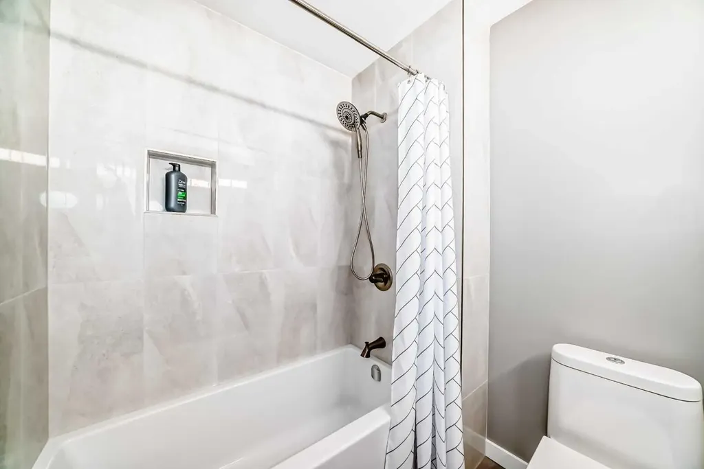 402 Citadel Heights NW Calgary AB T3G 4A1