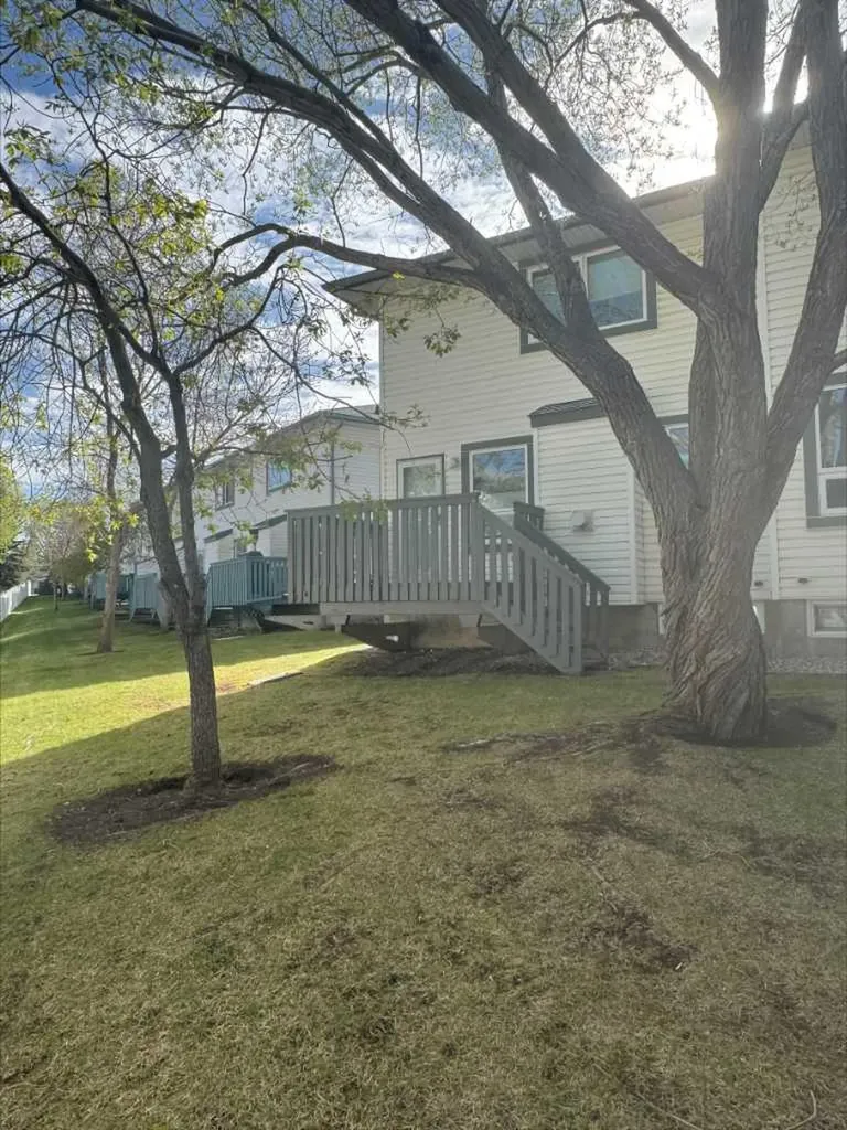 402 Citadel Heights NW Calgary AB T3G 4A1