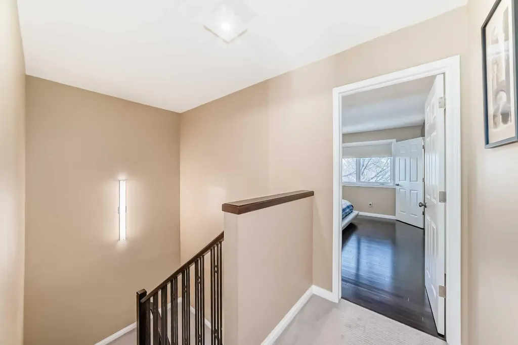 402 Citadel Heights NW Calgary AB T3G 4A1