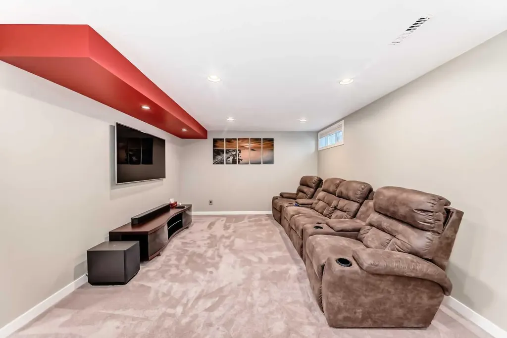 402 Citadel Heights NW Calgary AB T3G 4A1