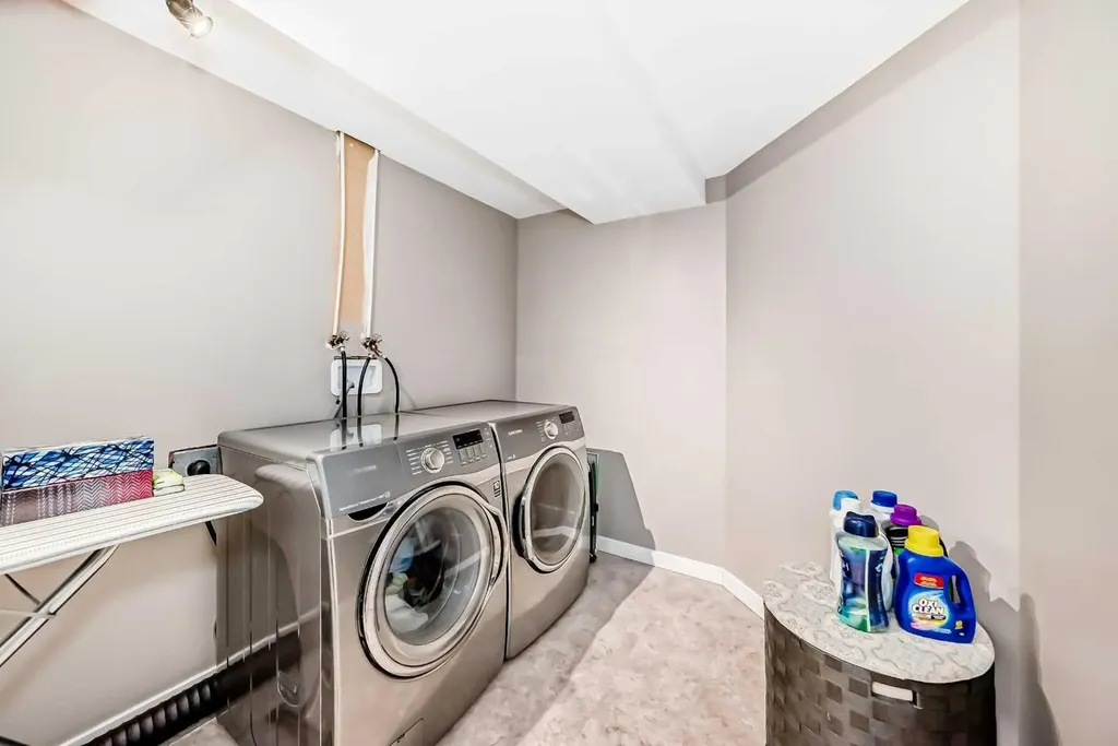 402 Citadel Heights NW Calgary AB T3G 4A1