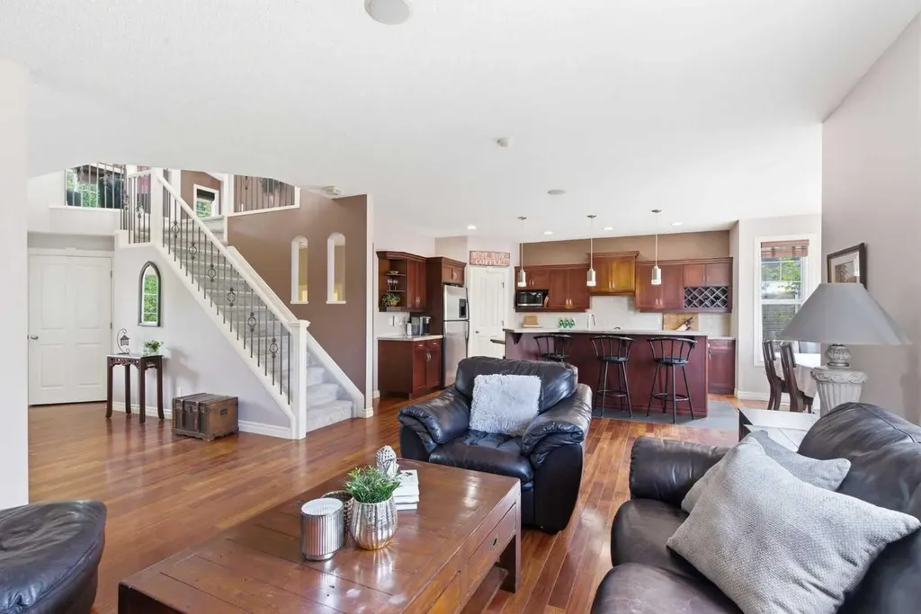 141 Panamount Green NW Calgary AB T3K 5R7