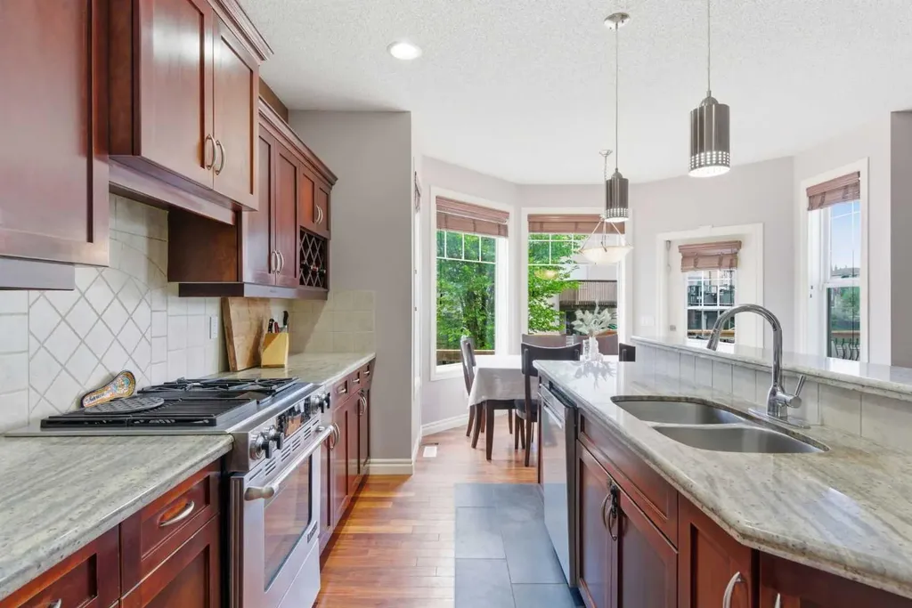 141 Panamount Green NW Calgary AB T3K 5R7