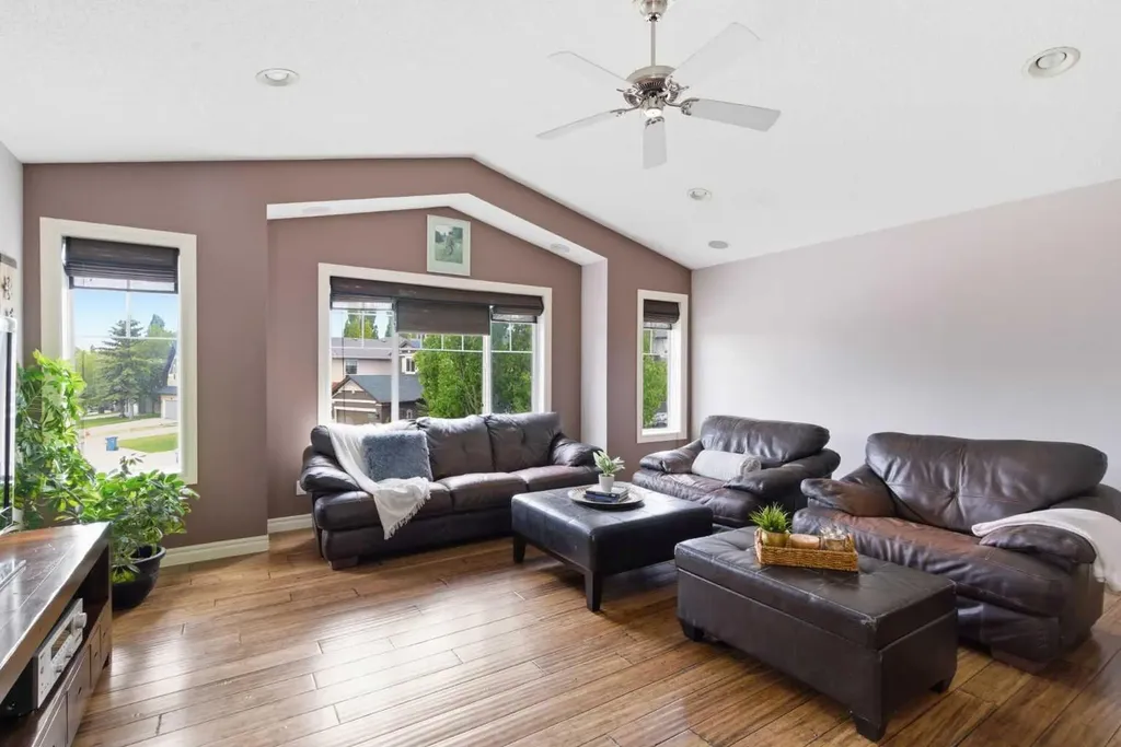 141 Panamount Green NW Calgary AB T3K 5R7