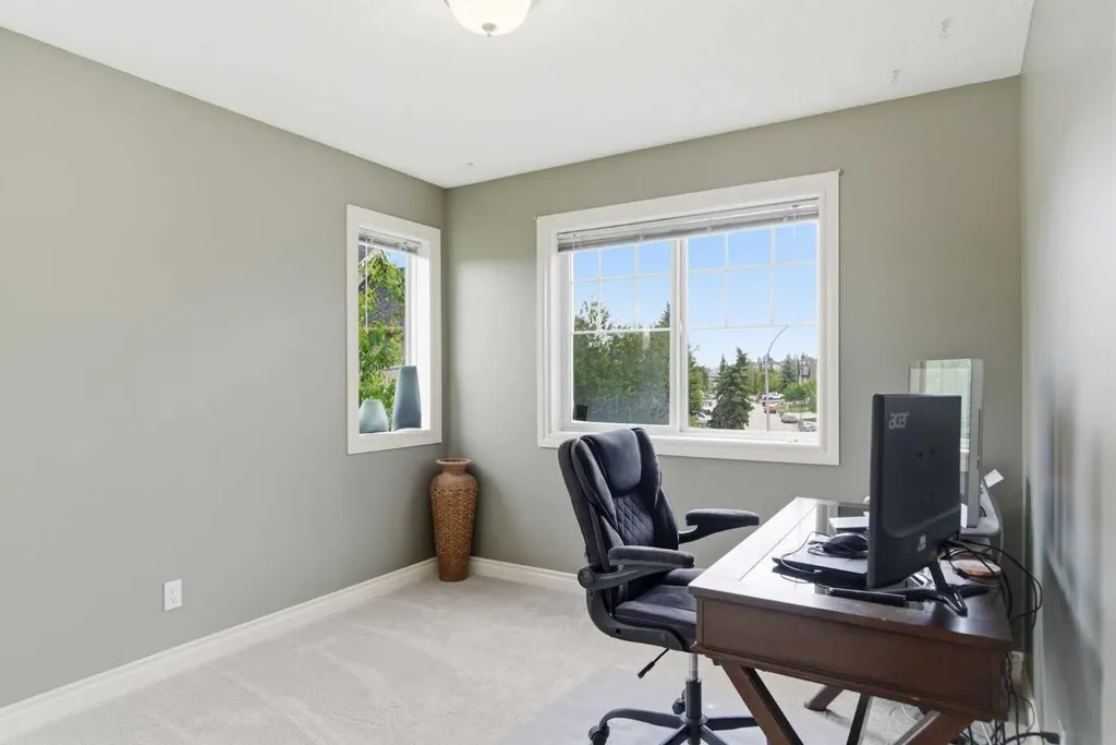 141 Panamount Green NW Calgary AB T3K 5R7