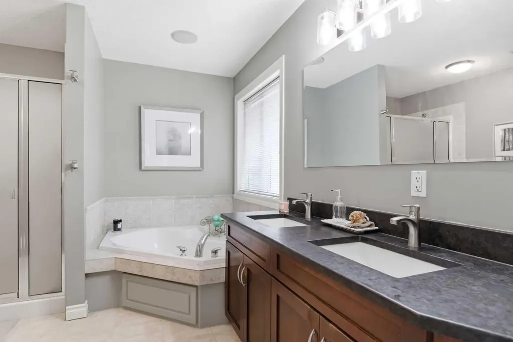 141 Panamount Green NW Calgary AB T3K 5R7