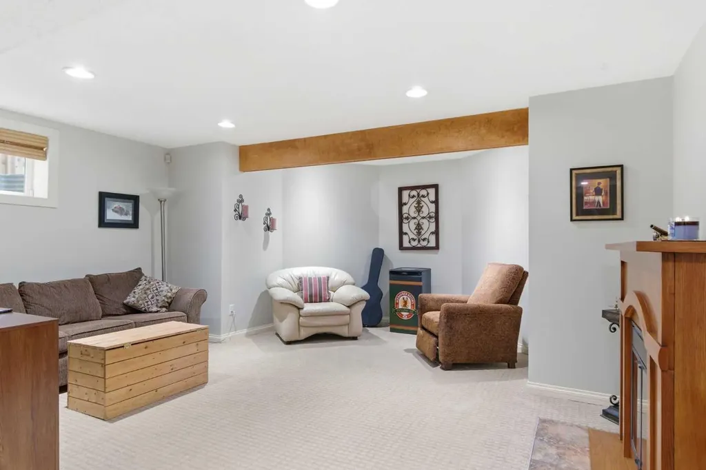 141 Panamount Green NW Calgary AB T3K 5R7