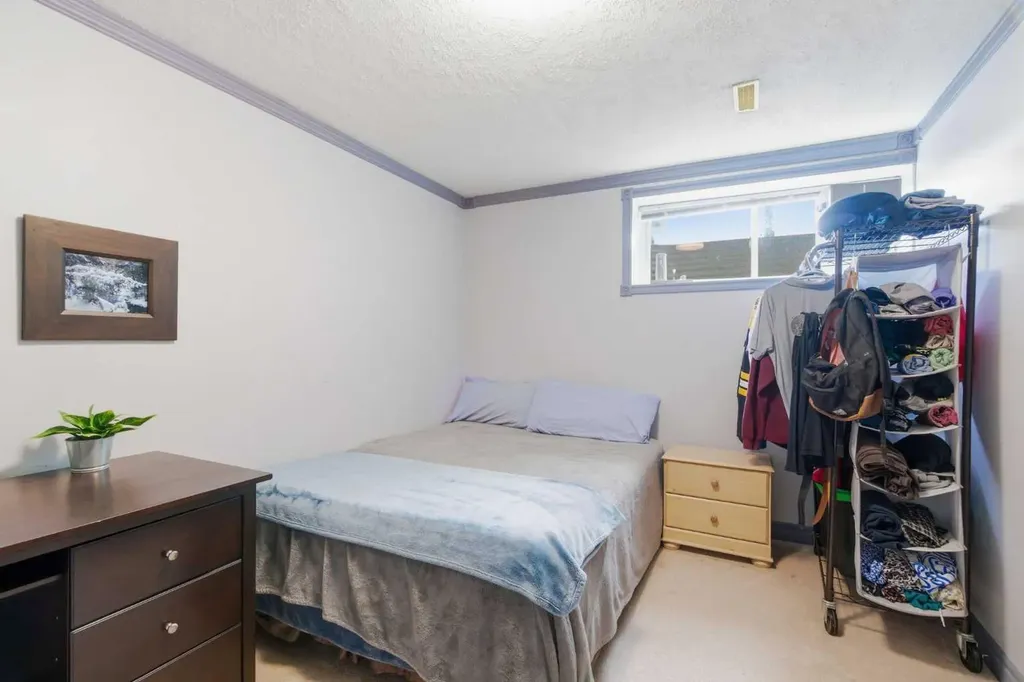 141 Panamount Green NW Calgary AB T3K 5R7