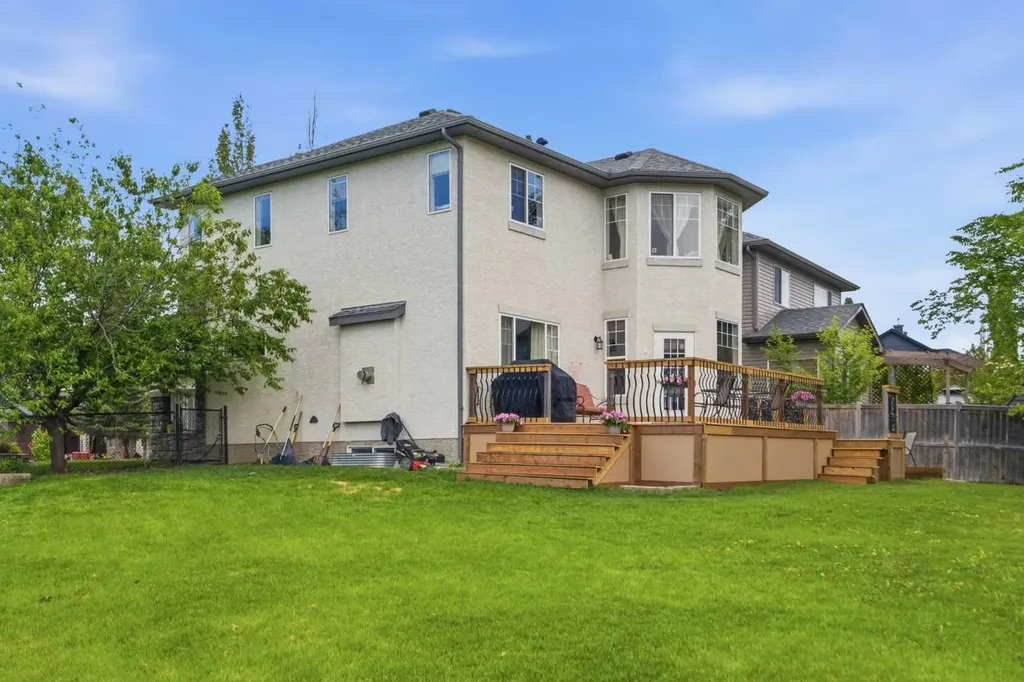 141 Panamount Green NW Calgary AB T3K 5R7