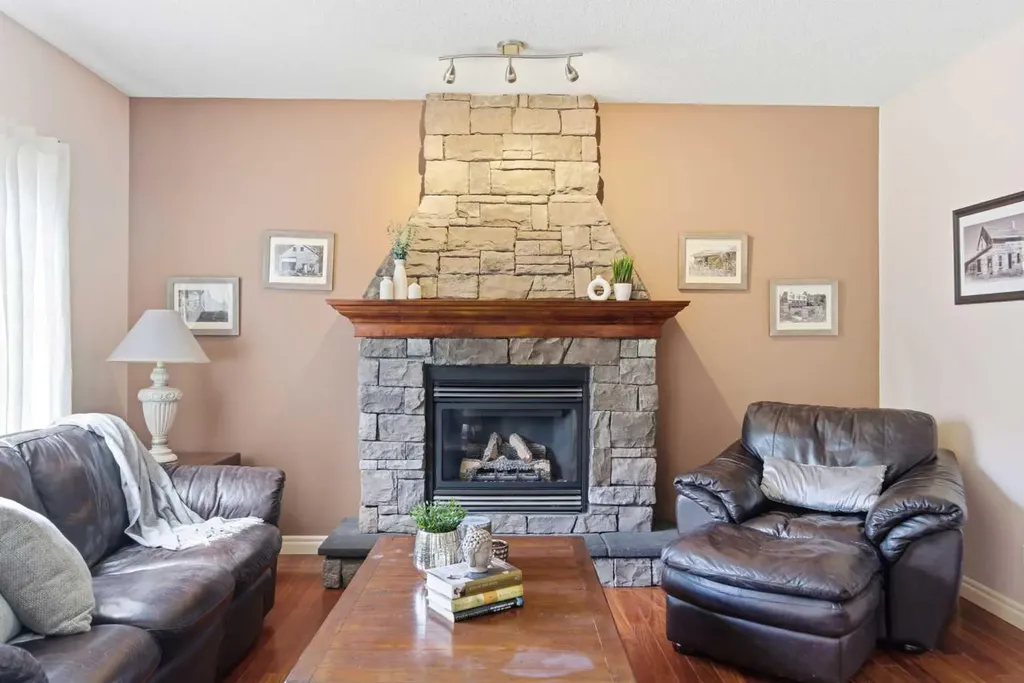 141 Panamount Green NW Calgary AB T3K 5R7