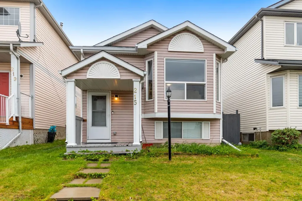 215 Carmel Close NE Calgary AB T1Y6Z4