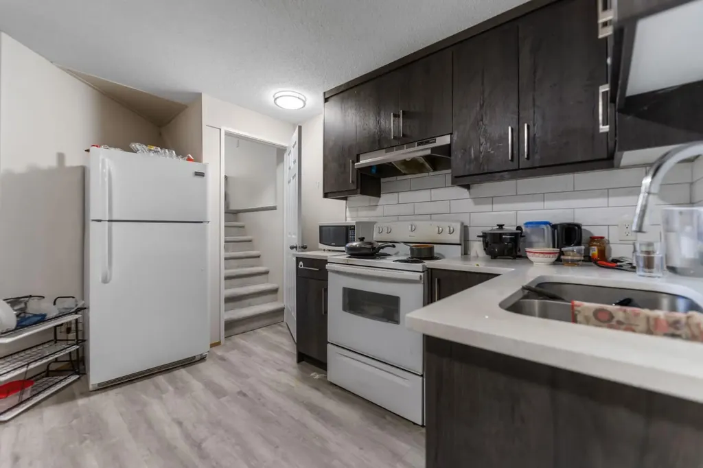 215 Carmel Close NE Calgary AB T1Y6Z4