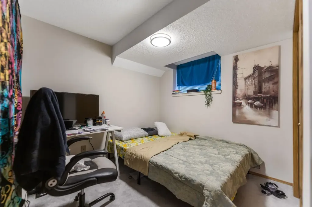 215 Carmel Close NE Calgary AB T1Y6Z4