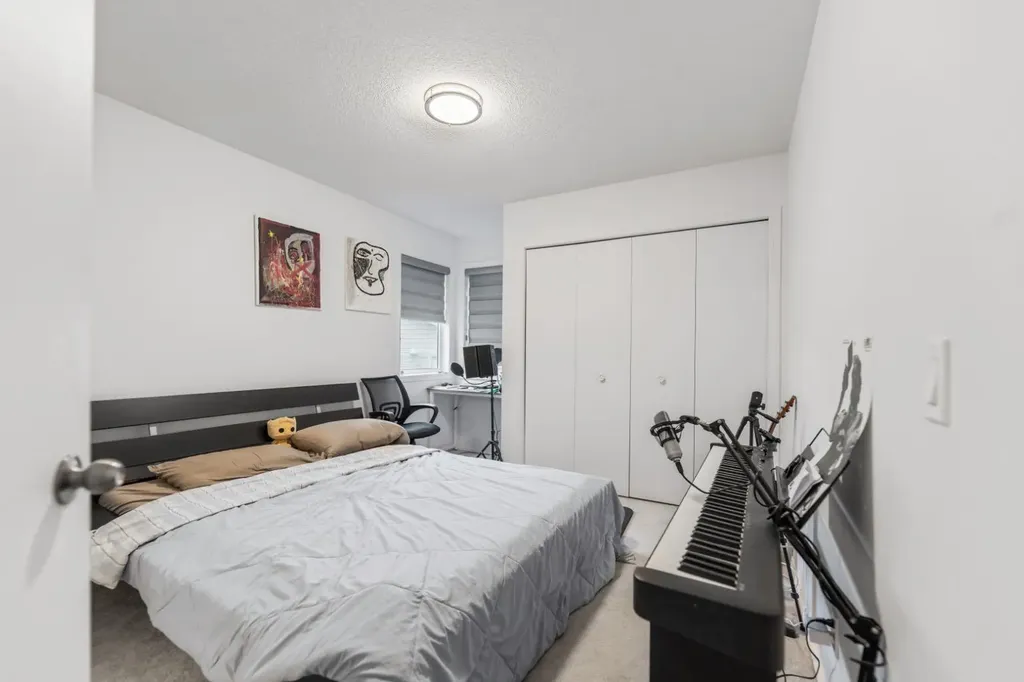 215 Carmel Close NE Calgary AB T1Y6Z4