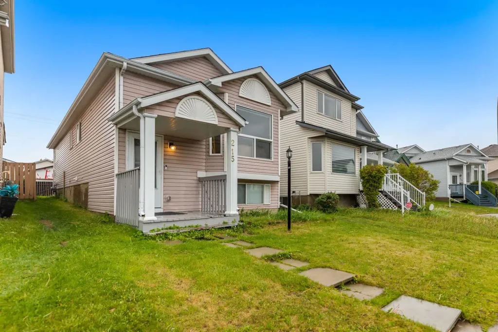 215 Carmel Close NE Calgary AB T1Y6Z4