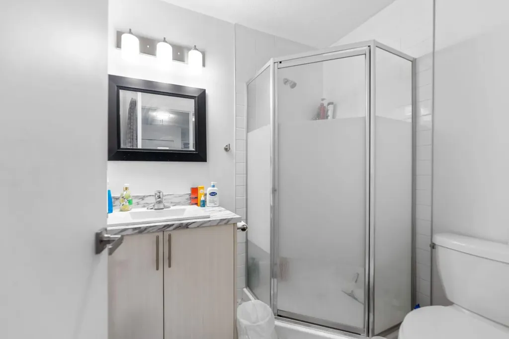 215 Carmel Close NE Calgary AB T1Y6Z4