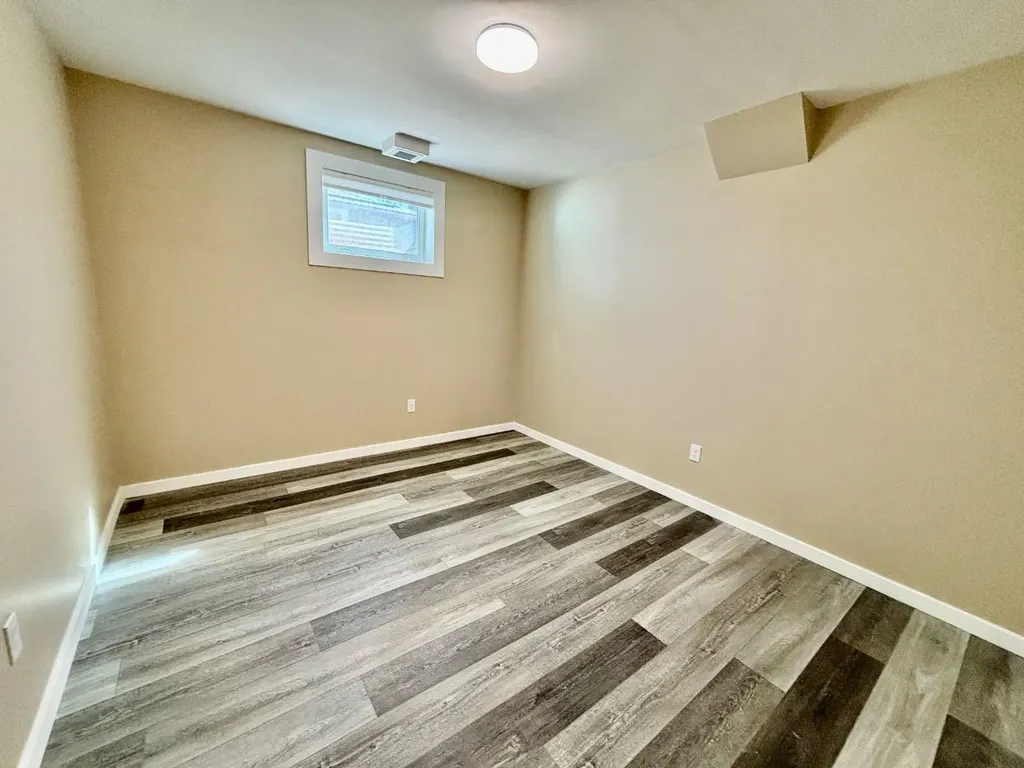 142 Meadow Drive Hinton AB T7V 1N7