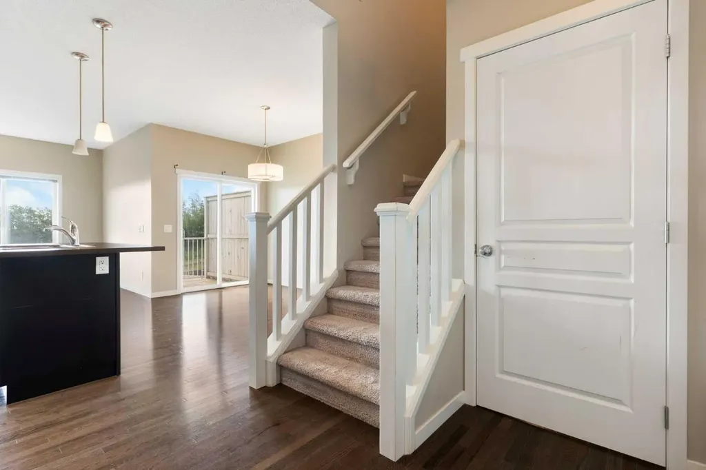 638 River Heights Crescent Cochrane AB T4C 0R9