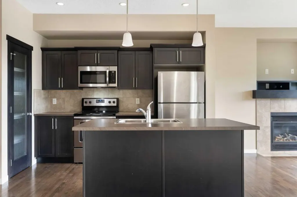 638 River Heights Crescent Cochrane AB T4C 0R9