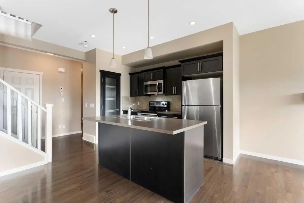 638 River Heights Crescent Cochrane AB T4C 0R9