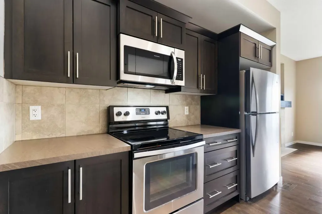 638 River Heights Crescent Cochrane AB T4C 0R9