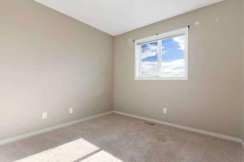 638 River Heights Crescent Cochrane AB T4C 0R9