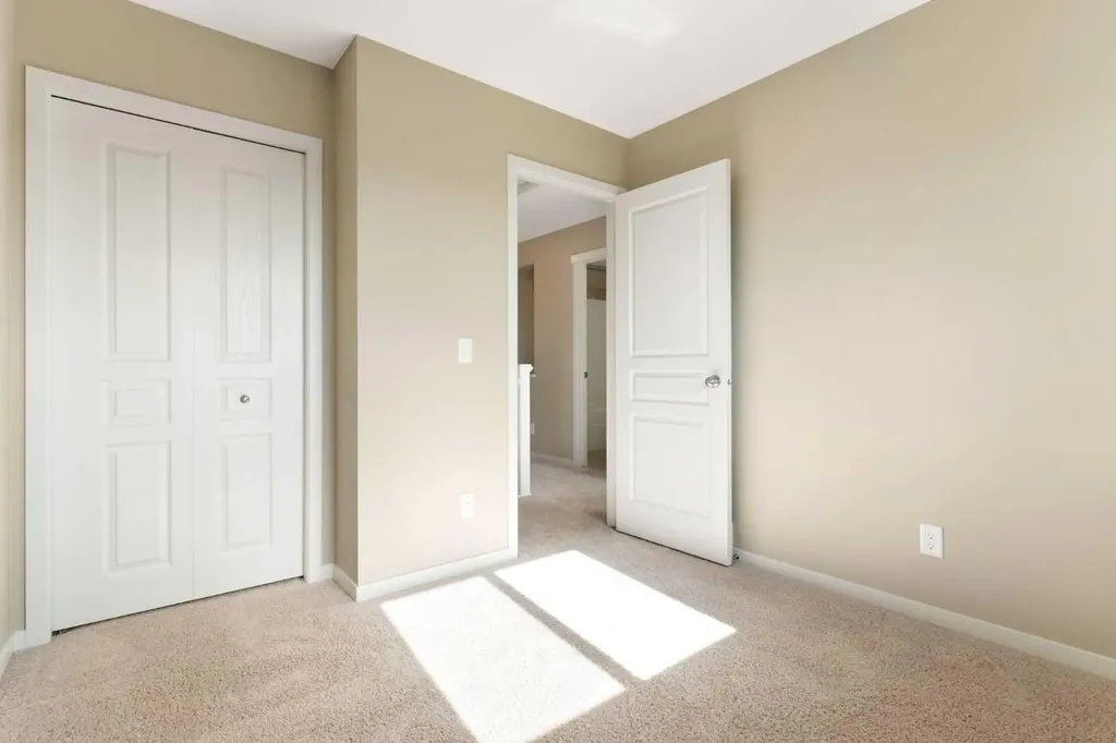 638 River Heights Crescent Cochrane AB T4C 0R9