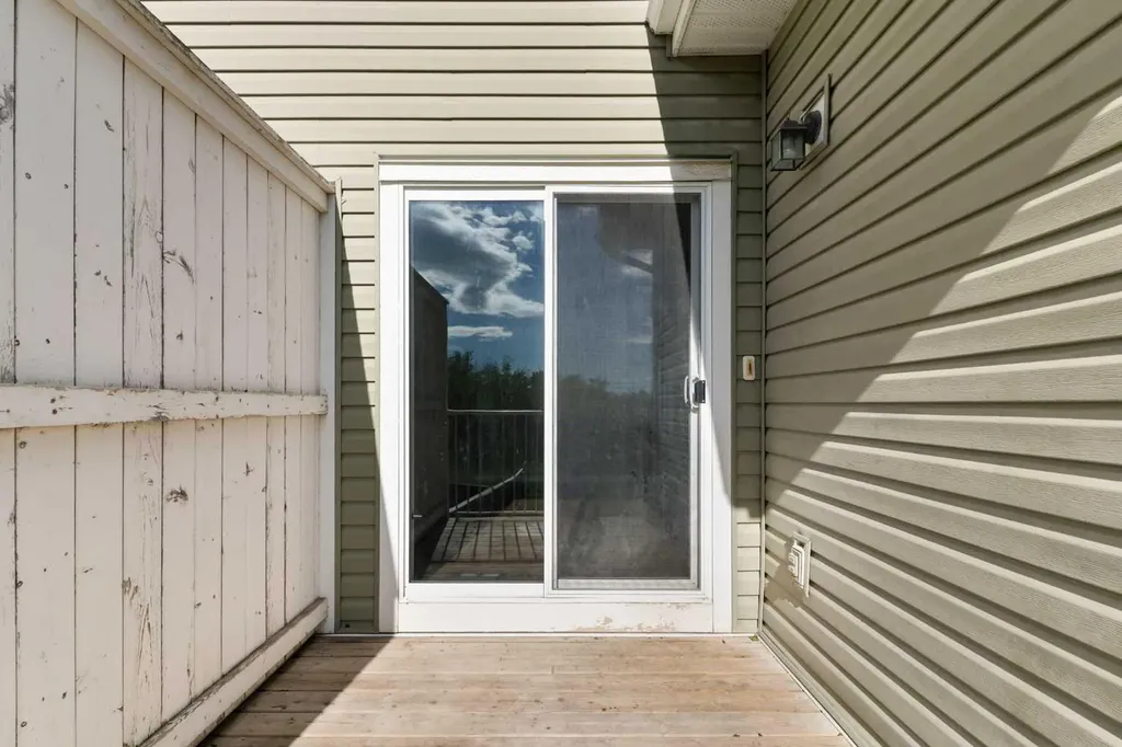 638 River Heights Crescent Cochrane AB T4C 0R9
