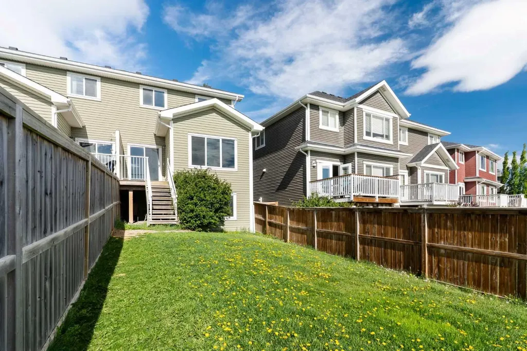 638 River Heights Crescent Cochrane AB T4C 0R9