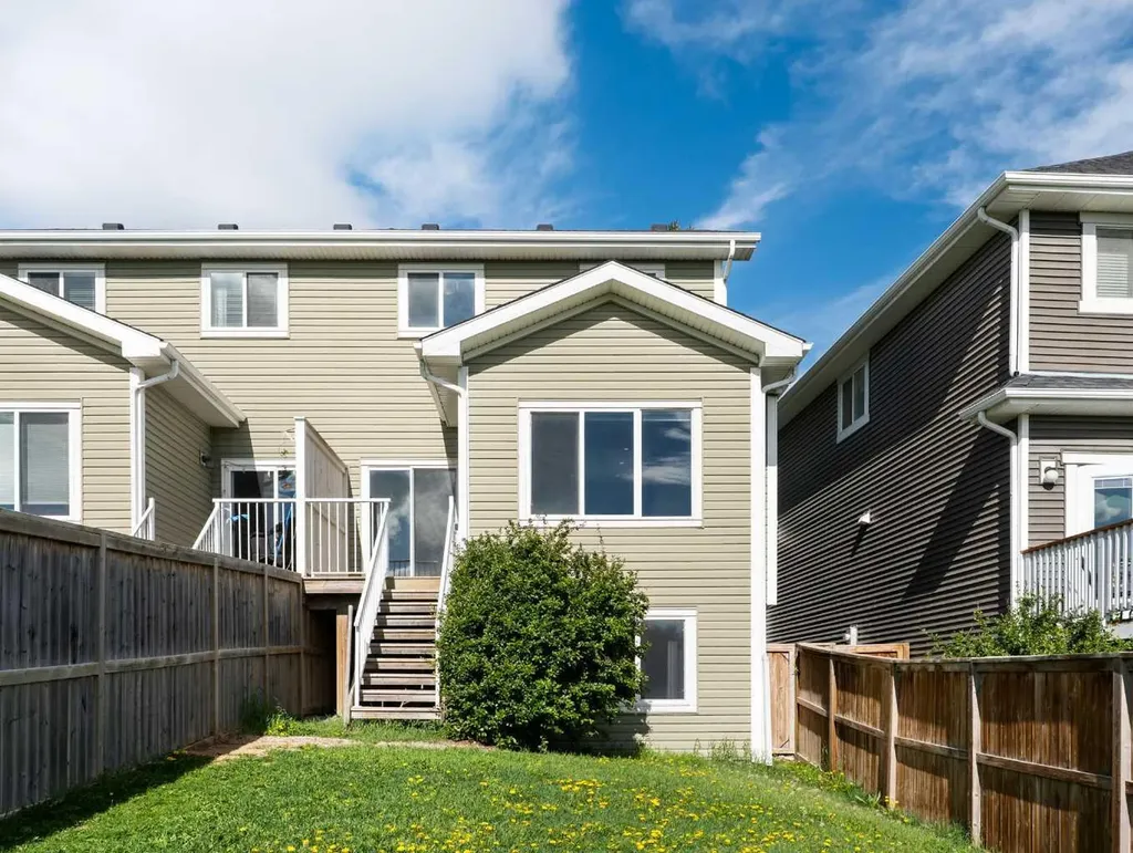 638 River Heights Crescent Cochrane AB T4C 0R9