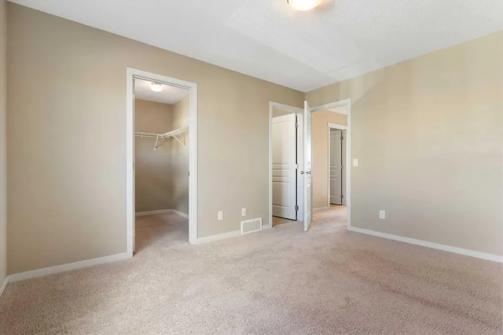 638 River Heights Crescent Cochrane AB T4C 0R9