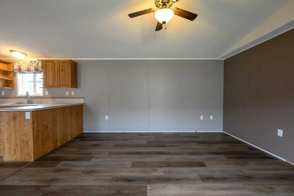 8829 90 Avenue Grande Prairie AB t8x0g1