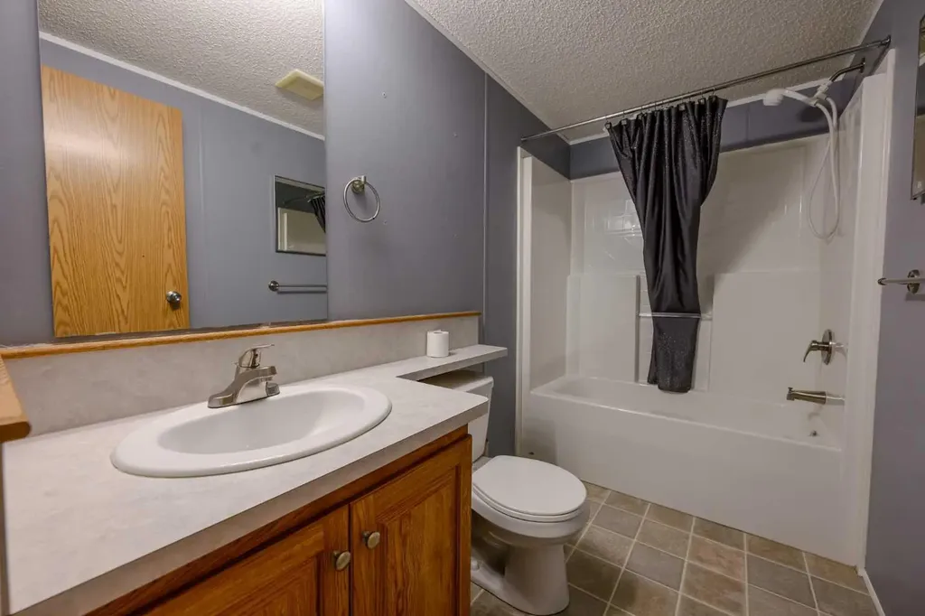 8829 90 Avenue Grande Prairie AB t8x0g1