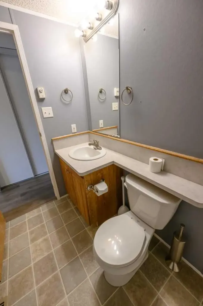8829 90 Avenue Grande Prairie AB t8x0g1