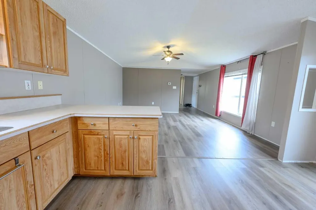8829 90 Avenue Grande Prairie AB t8x0g1