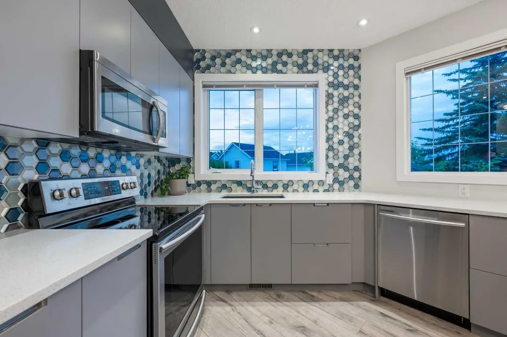 76 Inverness Square SE Calgary AB T2Z 2Z2