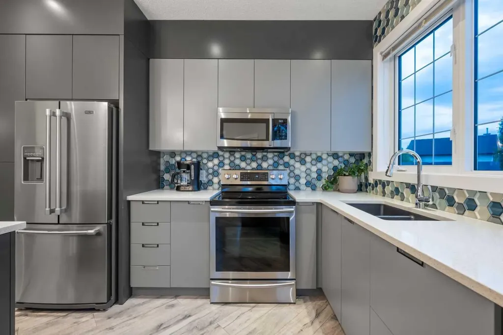 76 Inverness Square SE Calgary AB T2Z 2Z2
