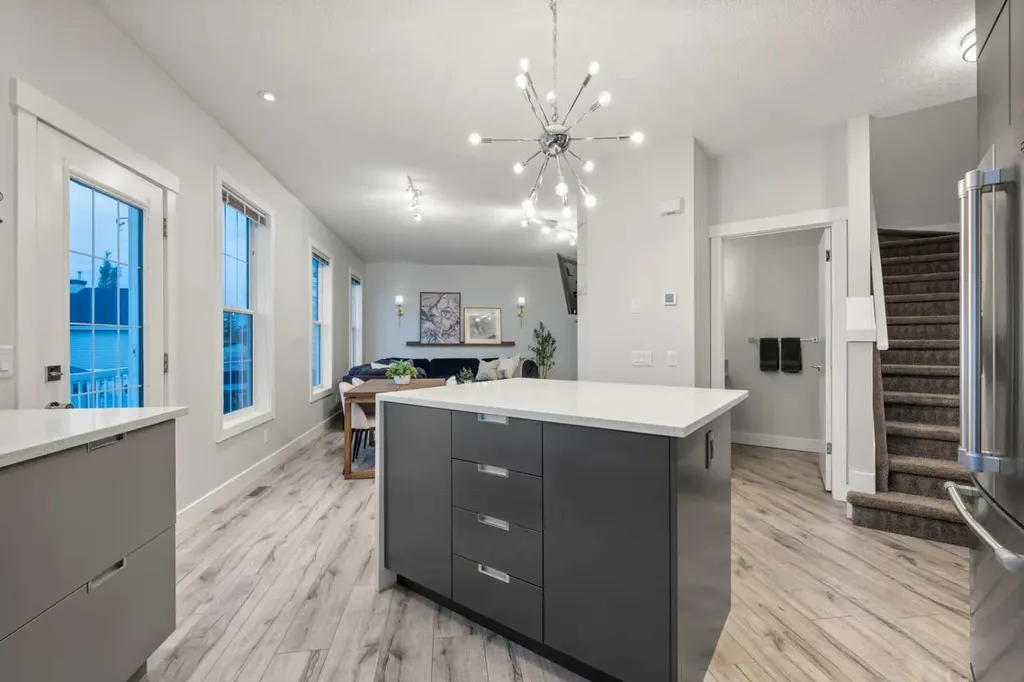 76 Inverness Square SE Calgary AB T2Z 2Z2