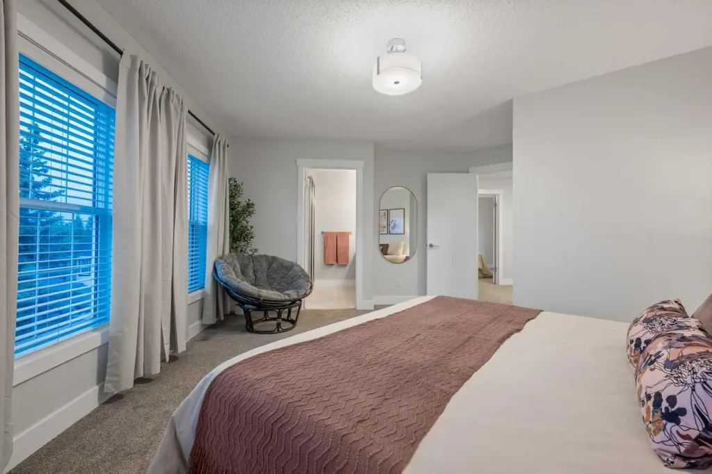 76 Inverness Square SE Calgary AB T2Z 2Z2
