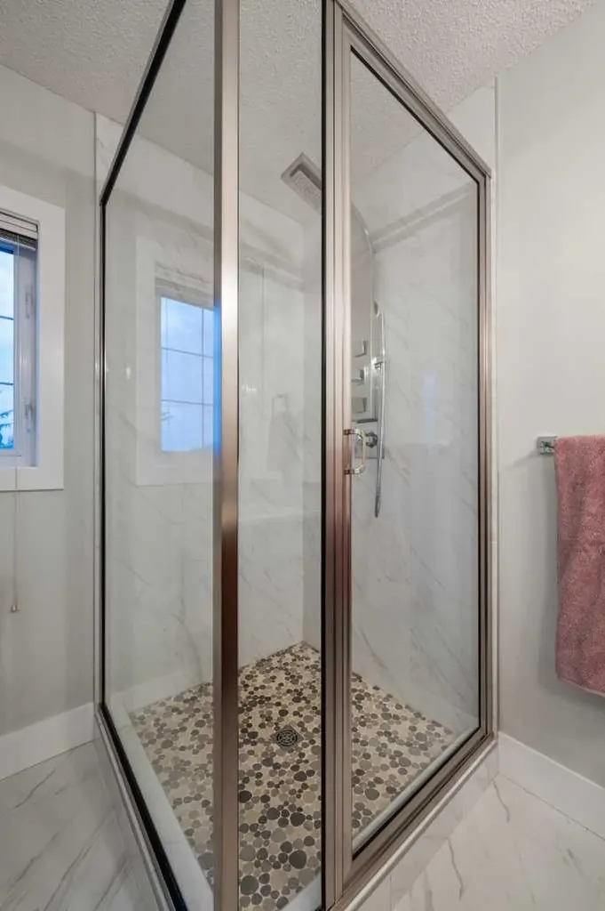 76 Inverness Square SE Calgary AB T2Z 2Z2
