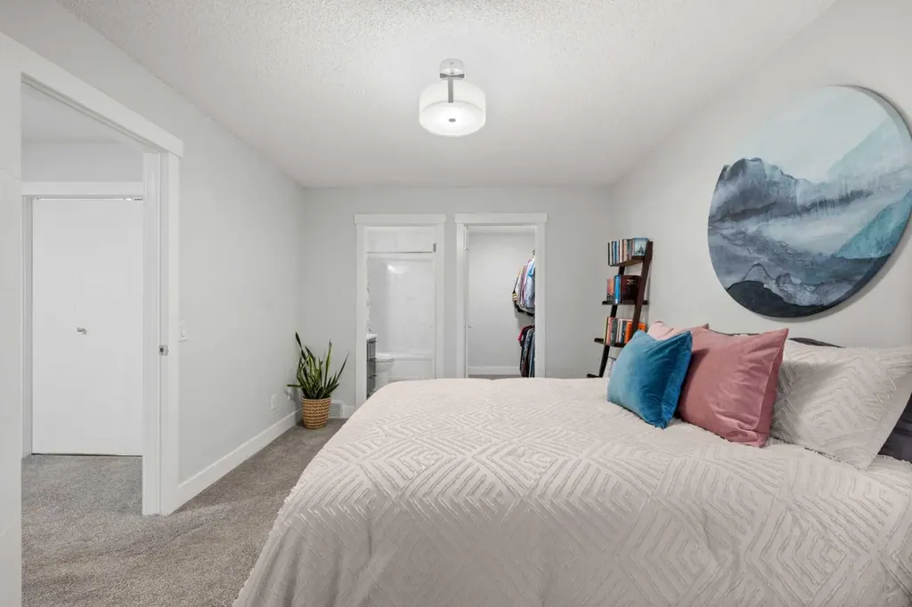 76 Inverness Square SE Calgary AB T2Z 2Z2