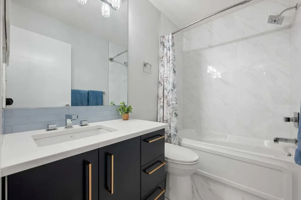 76 Inverness Square SE Calgary AB T2Z 2Z2